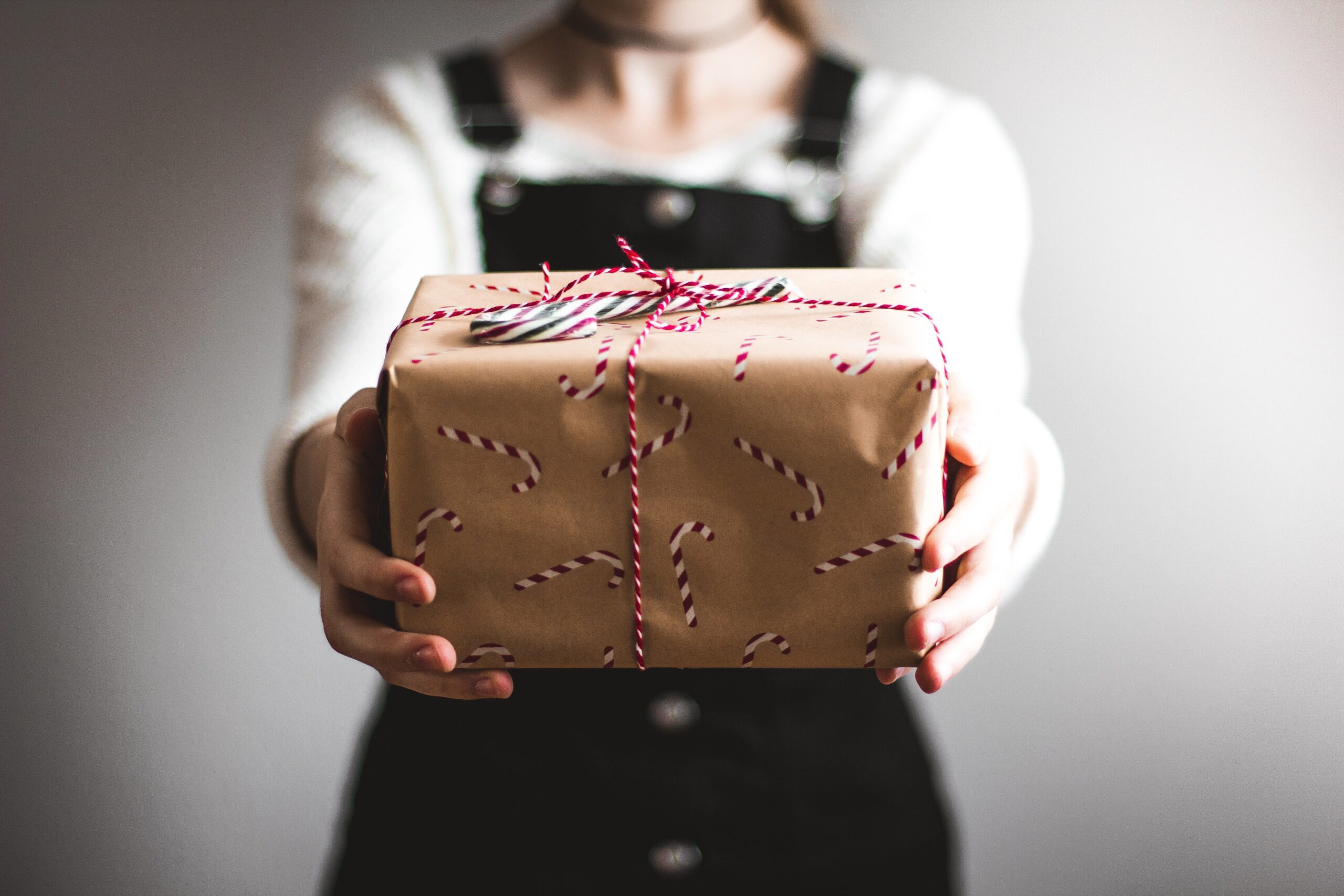 How to Choose a Great Gift for Your Friends