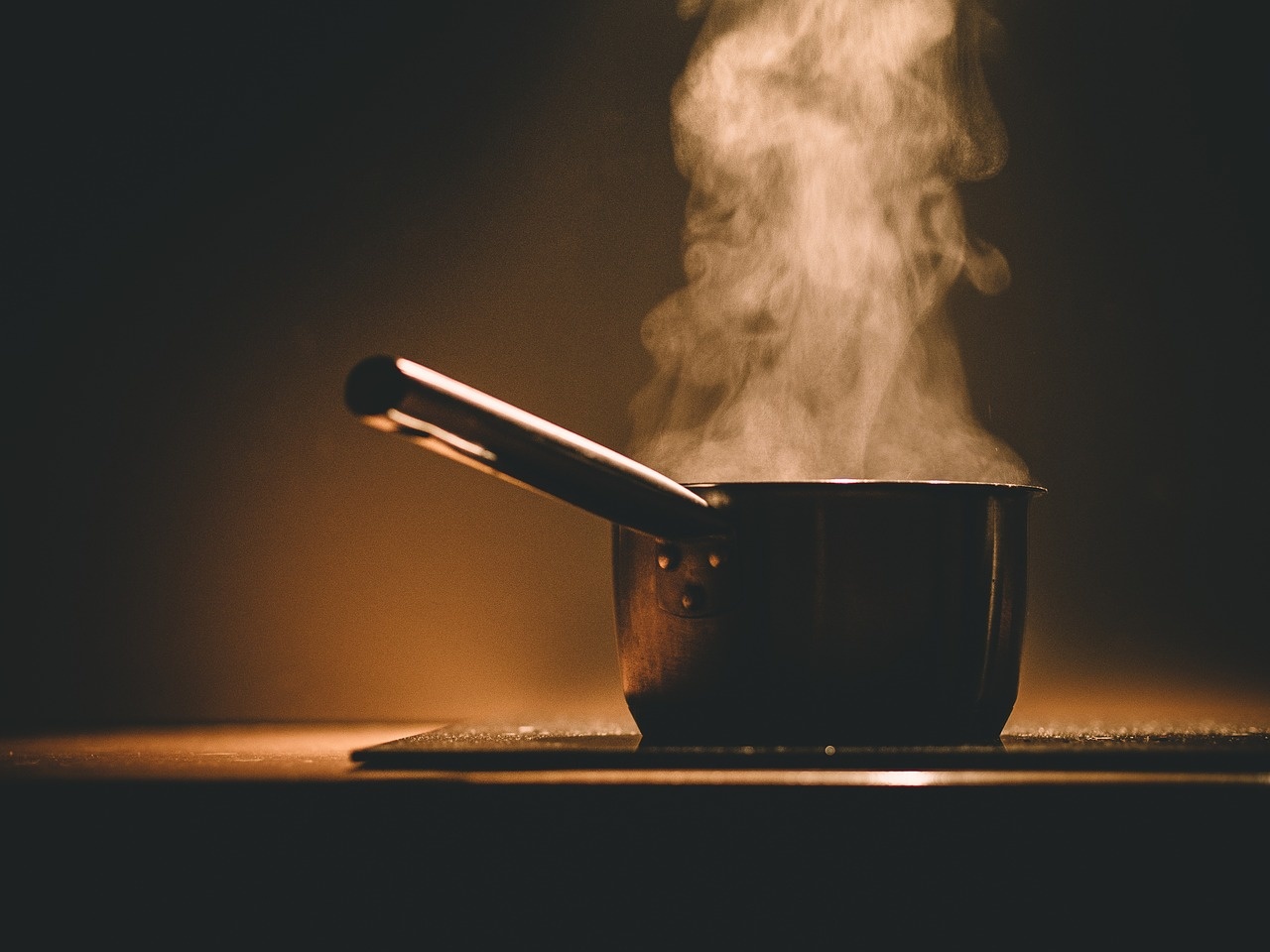 4 Everyday Things You Do in Your Kitchen That May Be Toxic