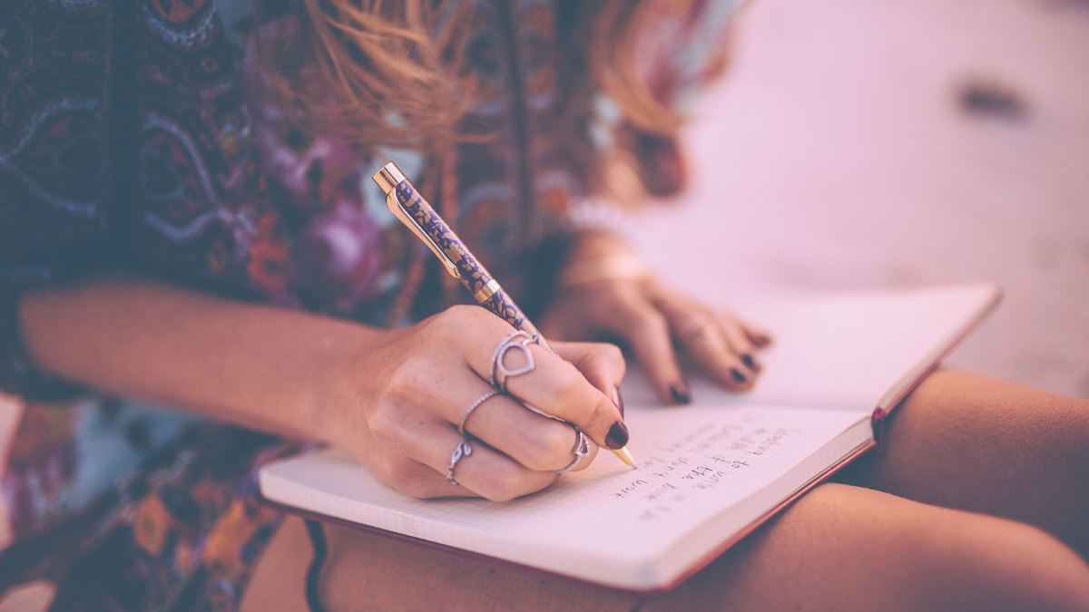 Six Therapeutic Journaling Strategies to Try