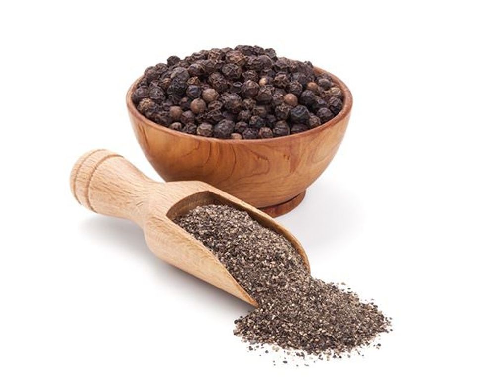 Essential Spices Black Peppercorn